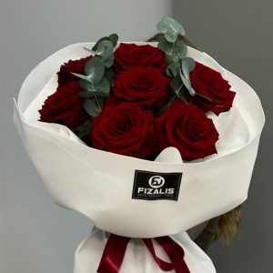 Идеальный букет на свидание из роз Эквадор с эвкалиптом купить в Гомеле | Fizalis.by