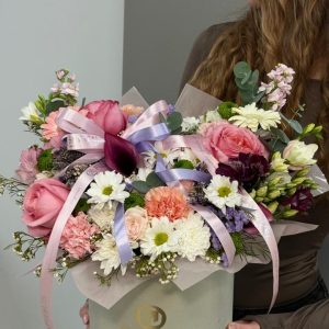 Брендированный букет в коробке для партнера по бизнесу купить в Гомеле