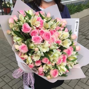 Букет из кустовой розы и альстромерии с доставкой в Гомеле | Fizalis.by