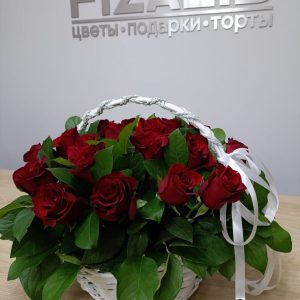 Роскошный букет для мамы на юбилей из роз Эквадор в корзинке купить в Гомеле | Fizalis.by