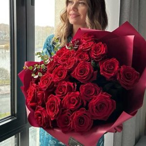 Букет из 51 розы в подарочной упаковке купить в Гомеле | Fizalis.by