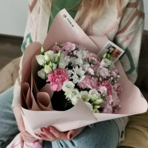 Букет из эустомы и хризантемы с доставкой в Гомеле | Fizalis.by