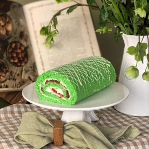 Фисташковый рулет с клубничной начинкой и творожным кремом купить в Гомеле | Fizalis.by
